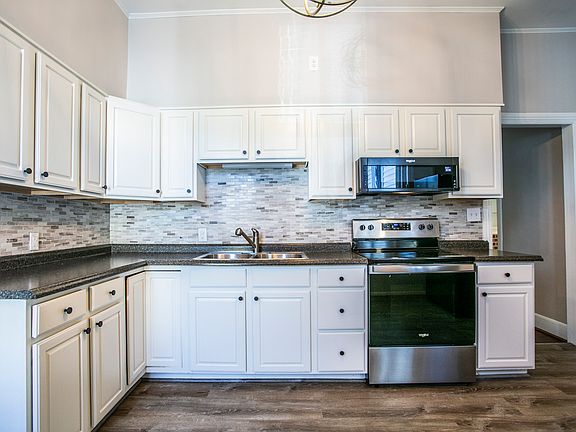 2nd image of 501 Gay St APT 1