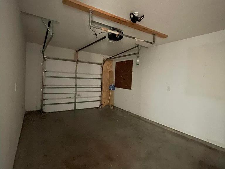 160 Kelly Cir — Photo 8