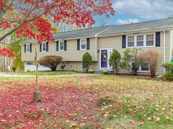 11 Spring St, Danvers, MA 01923