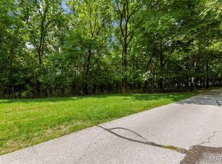18520 Hawks Hill Rd, Pacific, MO 63069