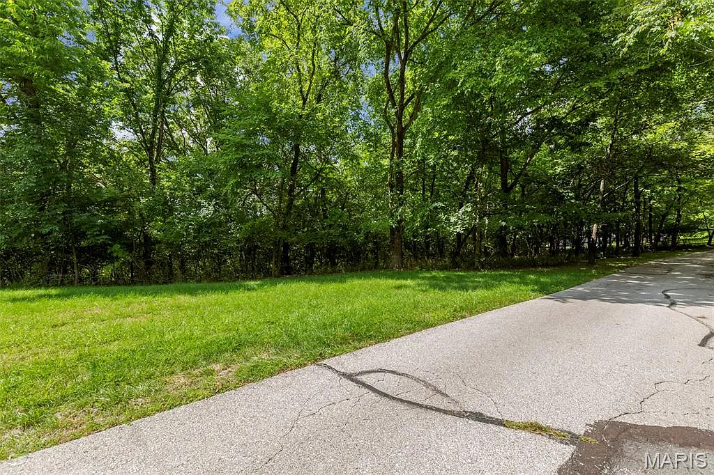 18520 Hawks Hill Rd photo 1