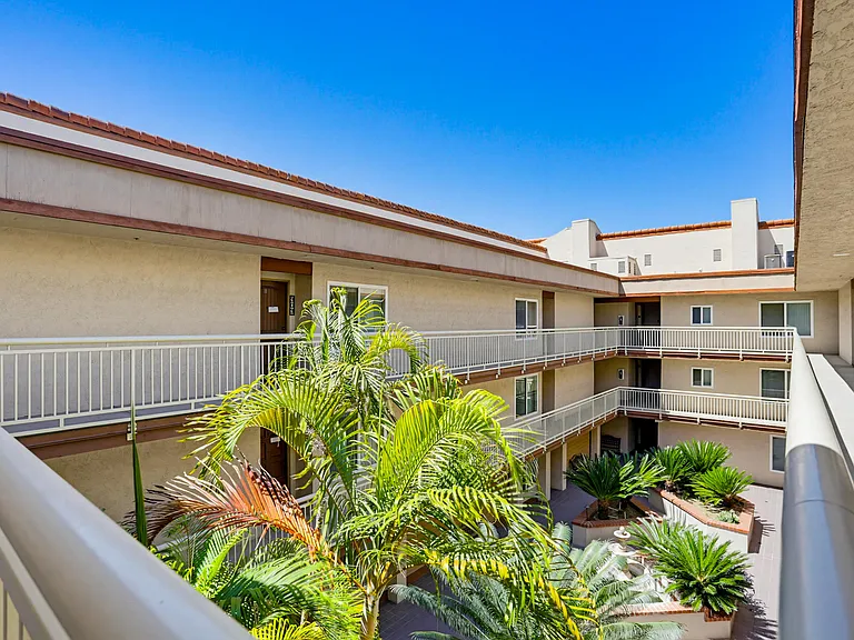 Shasta Terrace Apartments — Photo 31