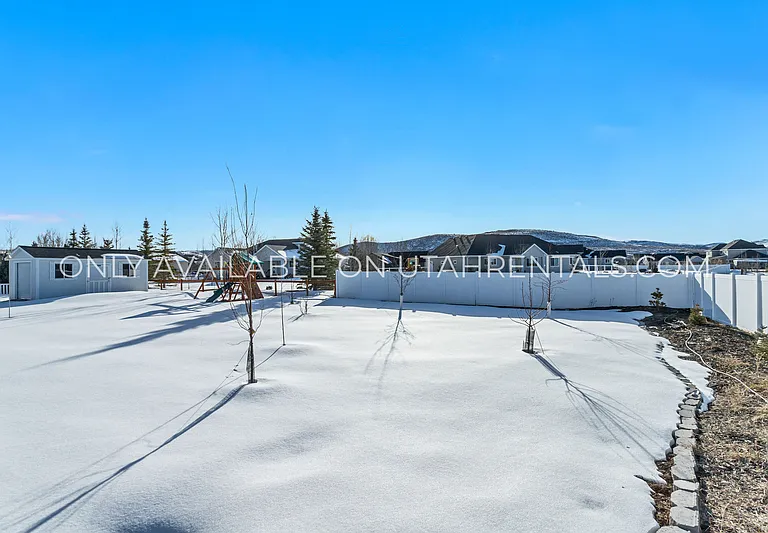 693 Spruce Way — Photo 38