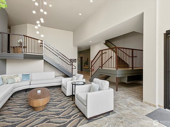 5th image of 524 Maple Street #102