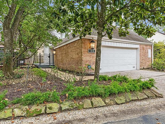 2nd image of 152 Sugarberry Cir