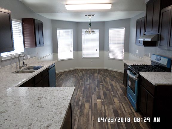 5th image of 2240 W Buena Vista Ave