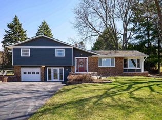 W11057 Thistledown Drive, Lodi, WI 53555