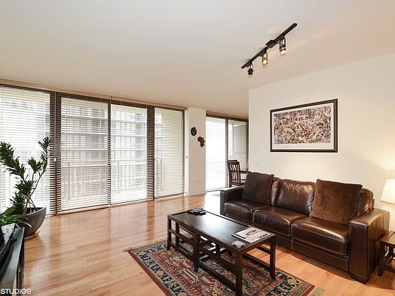 3rd image of 630 N State St APT 1403