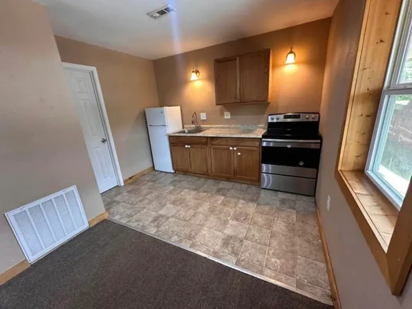 211 Elm St #8, Galena, MO 65656