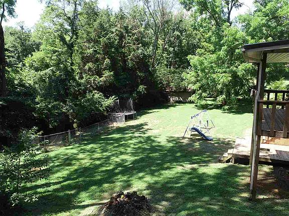 5th image of 4450 Woodhaven Dr