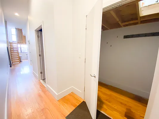 Rented by City Vista Inc | media 51