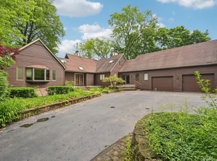 1341 Minard Ln, Libertyville, IL 60048