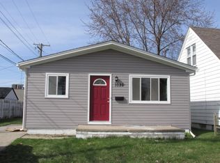 1025 E Cambourne St, Ferndale, MI 48220