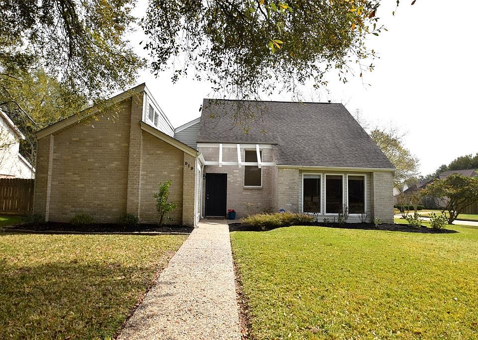 1st image of 919 Crossfield Dr