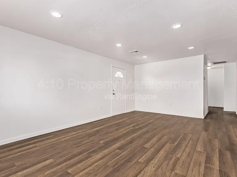 1117 N 13th St #1 — Photo 8