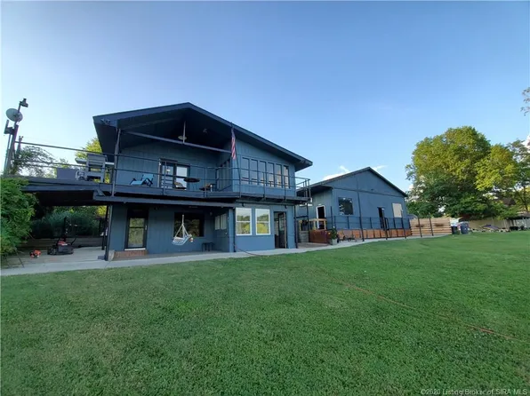 108 E River Rd, Charlestown, IN 47111