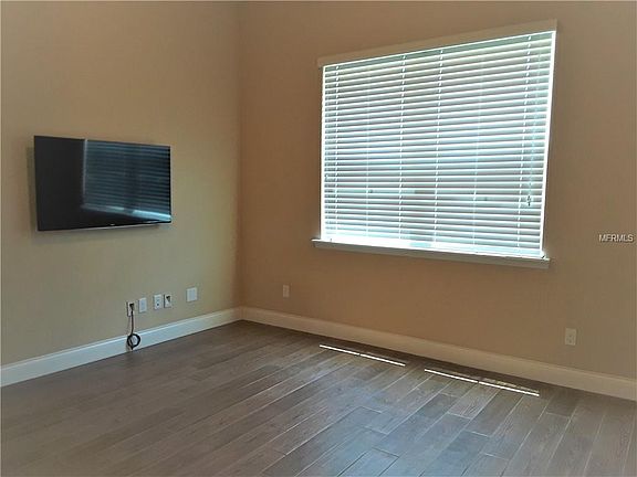 5th image of 13701 Heaney Ave