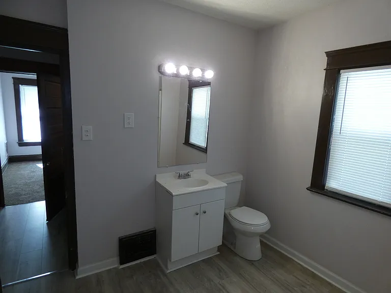 2055 W 87th St — Photo 12