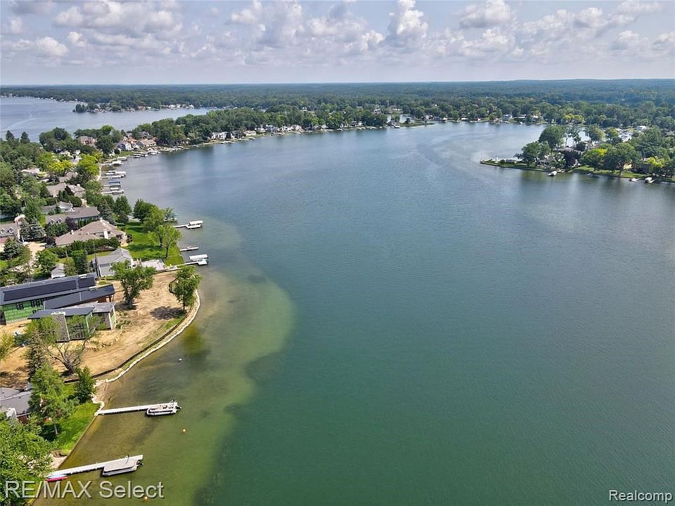 14137 Swanee Beach Dr, Fenton, MI 48430 Zillow