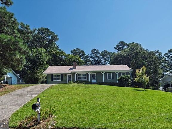 3rd image of 485 Breezy Dr SW