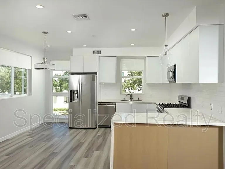 1406 W Eagle Vista Dr — Photo 3