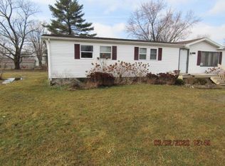 513 N Tucker St, Mentone, IN