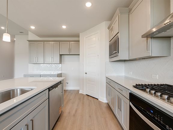 4th image of 5821 Chidlow Dr