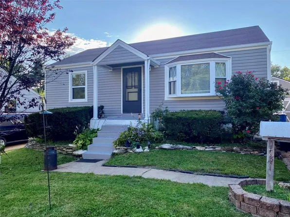 1731 Northfield Dr, Saint Louis, MO 63114