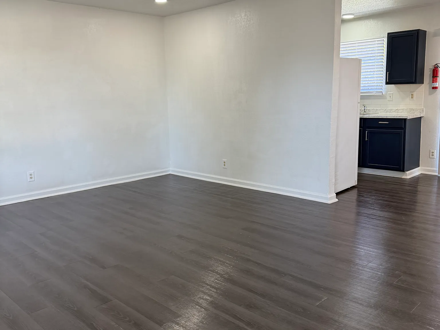 3 bed, 946 sqft, $1,500 — Photo 2