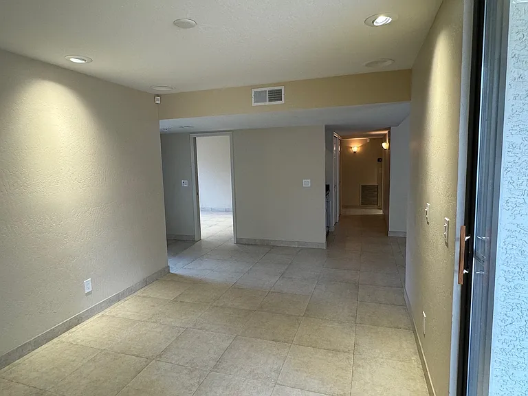4835 N 35th Pl — Photo 10
