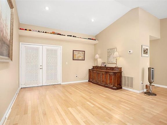 2nd image of 1066 Corkwood Dr