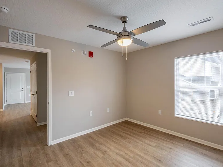Zane Commons — Photo 10