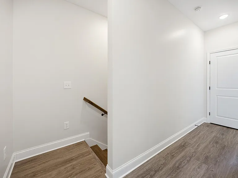 5706 Sofias Cir — Photo 17