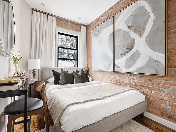 3rd image of 122 W 20th St APT 2F