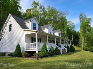 64 Tree Top Ln, Green Mountain, NC 28740