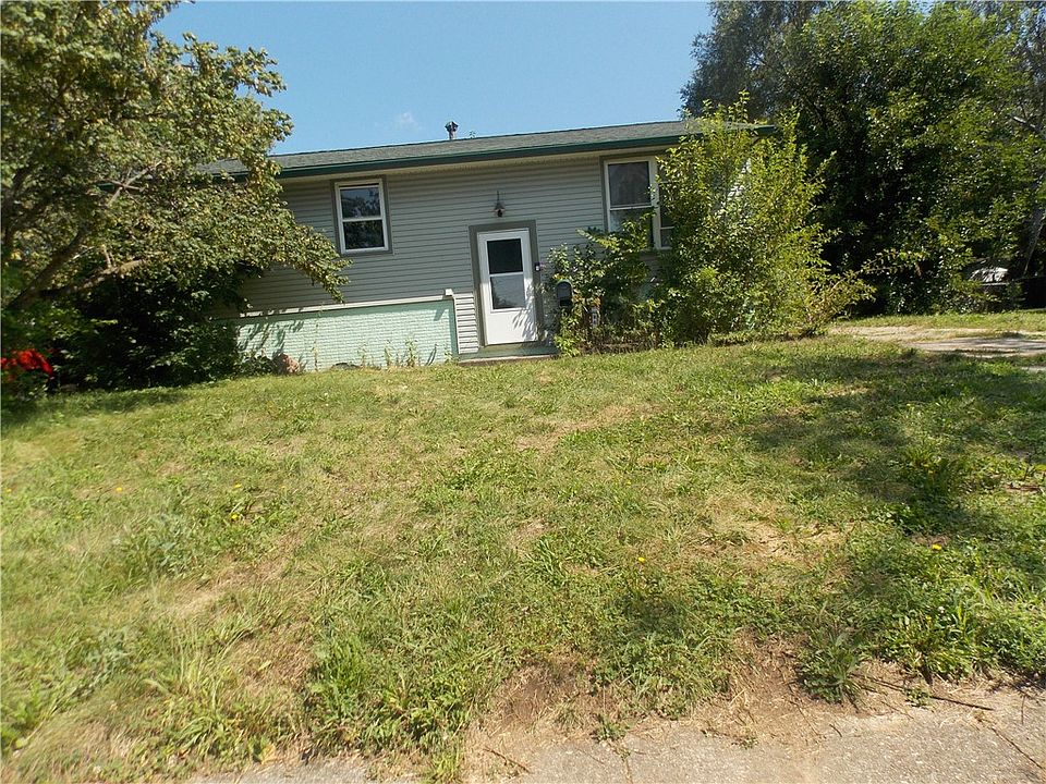 2nd image of 860 Aspen Rd