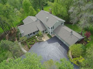 6774 W Creekside Dr, Long Grove, IL