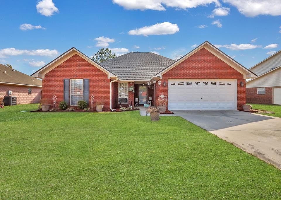 1st image of 304 Clairemore Cir