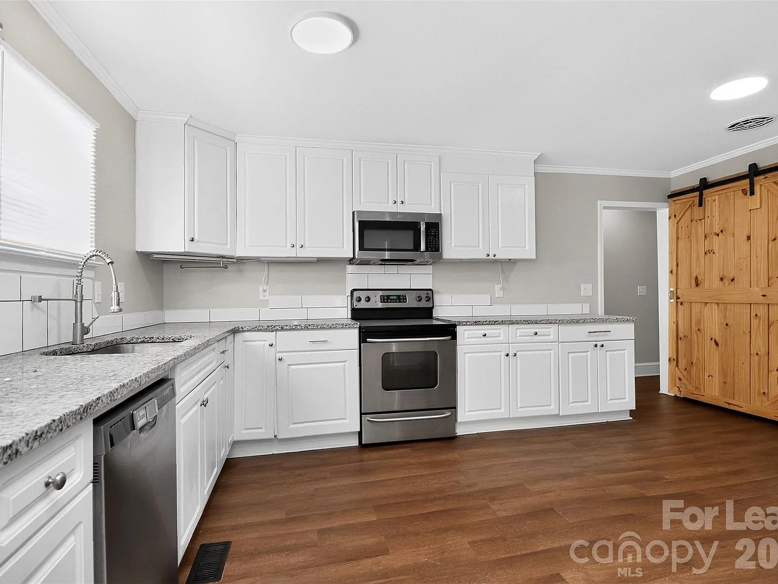 3 bed, 2.0 bath, 1232 sqft, $1,525 — Photo 4