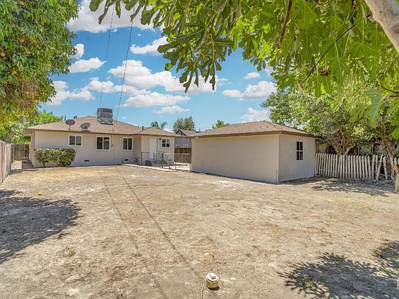 3rd image of 1018 Chester Pl