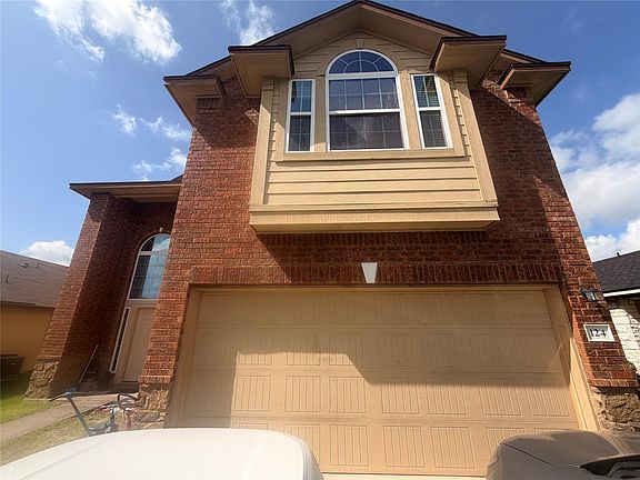 2nd image of 124 Langtry Ln