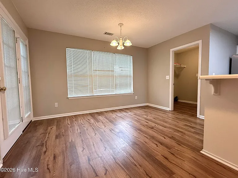 453 Connemara Trl — Photo 13