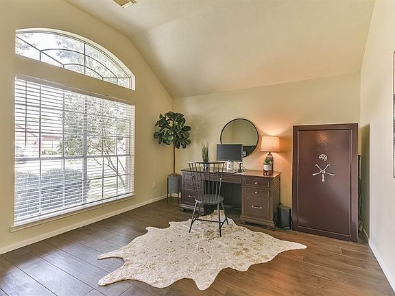 4th image of 4715 Widerop Ln