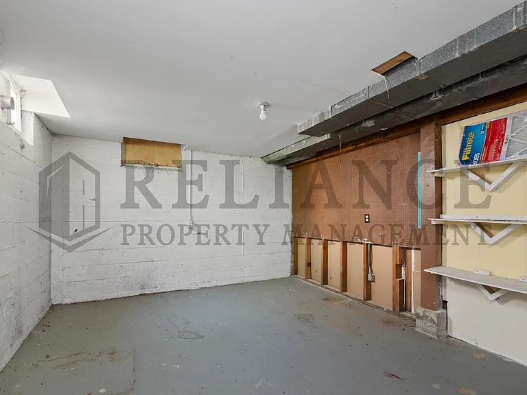 1555 N Northeast Pkwy — Photo 31