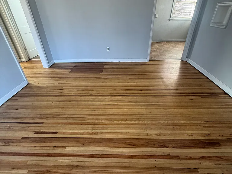 1821 N Minneapolis Ave — Photo 4
