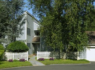 11 E Lyon Farm Dr, Greenwich, CT 06831