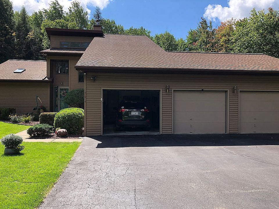 1st image of 464 Woodland Dr