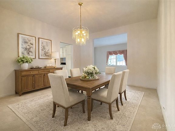 3rd image of 6939 Crossbrook Dr