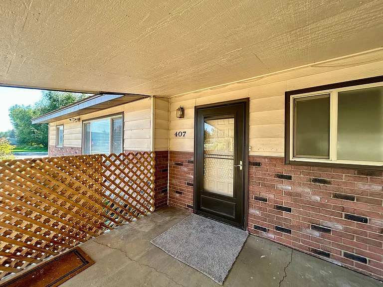 407 S Walnut St — Photo 20