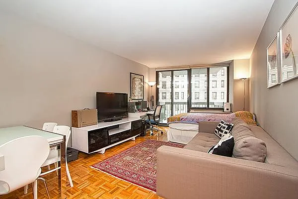 Rented by Mazzeo Real Estate | media 21